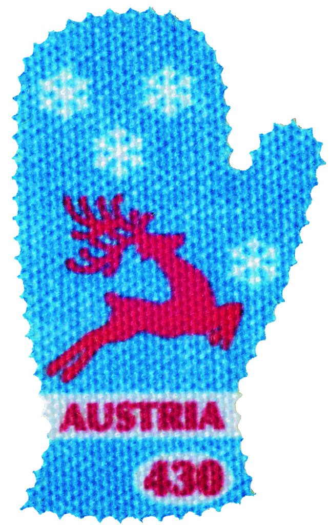 Christmas-Mittens-Austria-2021-646x1024.jpg