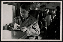 1933 Der Fuhrer on the airplane. Cigarette card